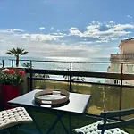 The View-centre- Clim -parking-vue Mer-plage Ментона