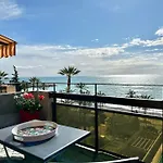 The View-centre- Clim -parking-vue Mer-plage Ментона