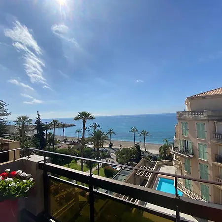 The View-centre- Clim -parking-vue Mer-plage Ментона